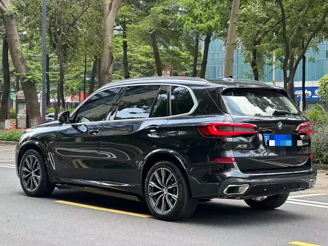 BMW X5 — Фото автомобиля 4