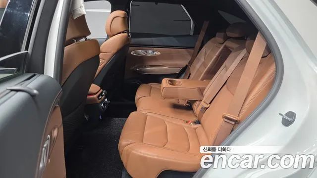 Genesis GV70 — Фото автомобиля 12