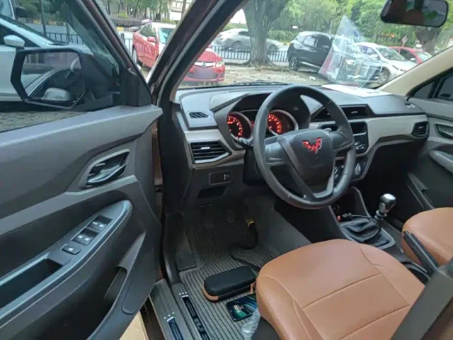 Wuling Hongguang — Фото автомобиля 15