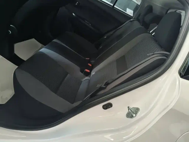 Toyota Vios FS — Фото автомобиля 16