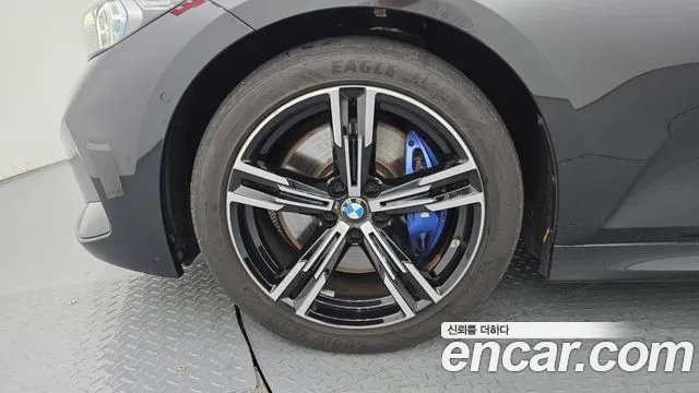 BMW 3-Series 3 серия (G20) 320i M Sport — Фото автомобиля 4