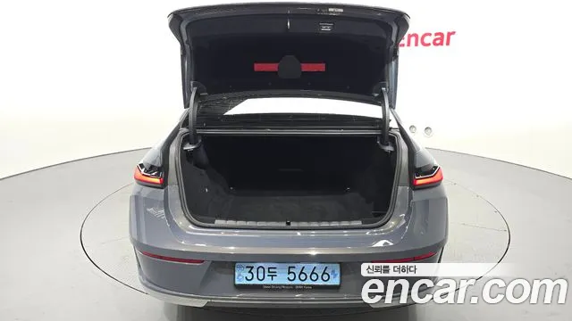 BMW i7 — Фото автомобиля 12