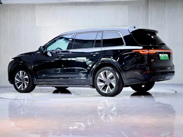 Li Auto ONE — Фото автомобиля 5
