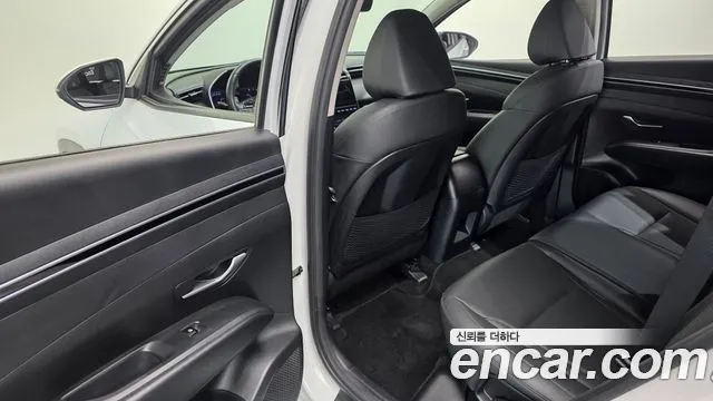 Hyundai Tucson Tucson (NX4) Бензин 1.6 турбо 2WD — Фото автомобиля 18