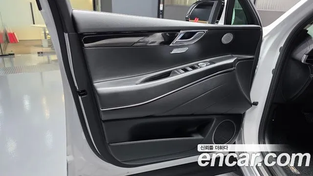 Genesis GV80 — Фото автомобиля 24