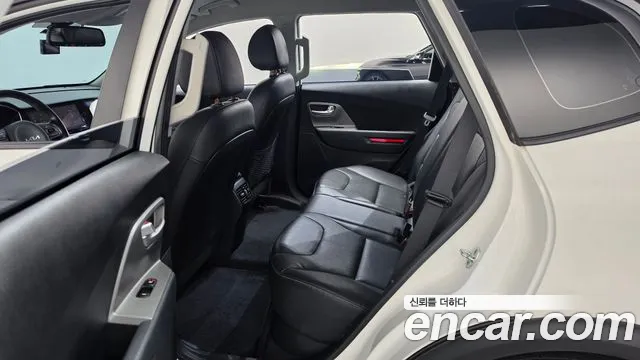Kia Niro — Фото автомобиля 17