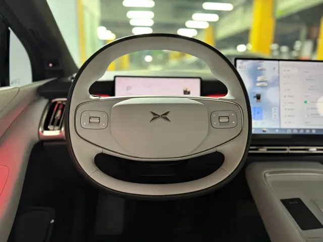 Xpeng P7+ — Фото автомобиля 29