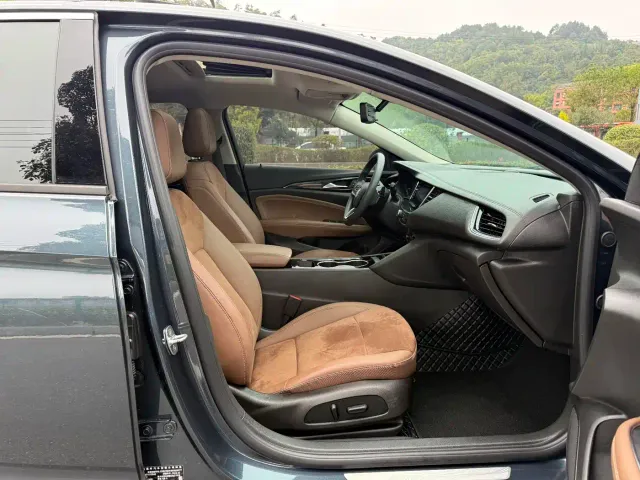 Buick Regal — Фото автомобиля 6