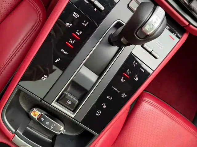 Porsche Macan — Фото автомобиля 13
