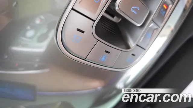 Genesis GV70 — Фото автомобиля 28