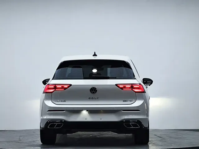 Volkswagen Golf — Фото автомобиля 7
