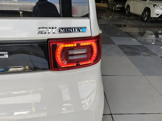 Wuling Hongguang Mini EV — Фото автомобиля 7