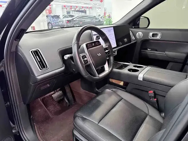 Li Auto L8 — Фото автомобиля 6