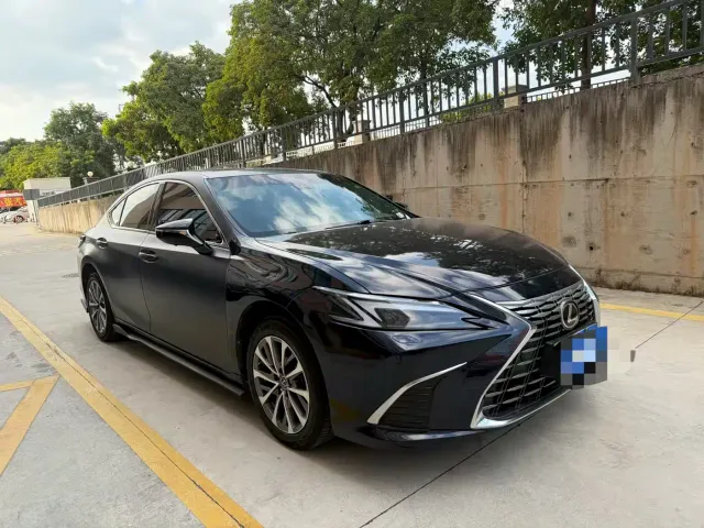 Lexus ES — Фото автомобиля 2