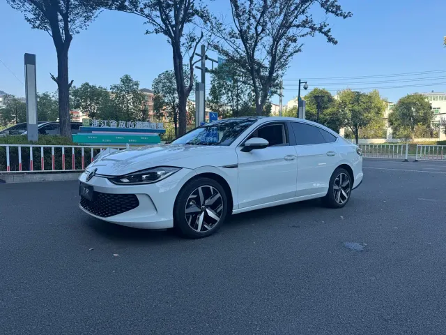 Фотография автомобиля — Volkswagen Lamando