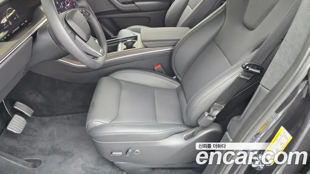 Tesla Model X — Фото автомобиля 26