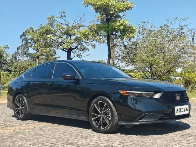 Honda Accord — Фото автомобиля 3