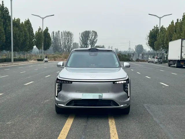 IM Motors LS9 — Фото автомобиля 2