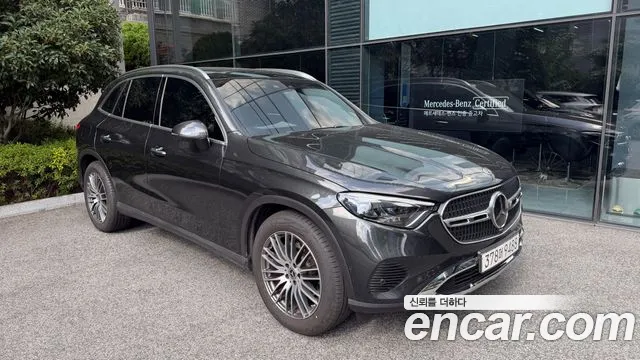 Фотография автомобиля — Mercedes-Benz GLC-Class