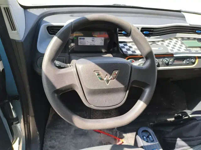 Wuling Hongguang Mini EV — Фото автомобиля 10