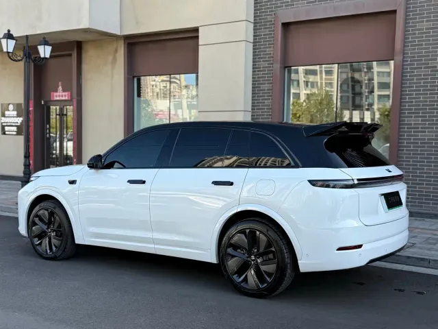 Li Auto L7 — Фото автомобиля 11