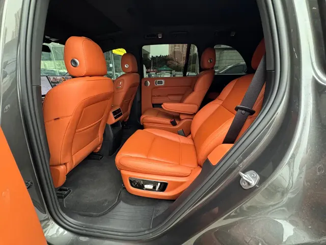Li Auto L8 — Фото автомобиля 5