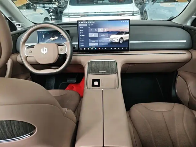 Leapmotor C11 — Фото автомобиля 9