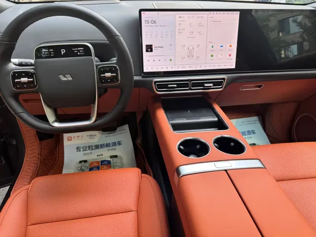 Li Auto L8 — Фото автомобиля 7