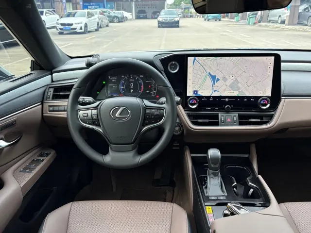 Lexus ES — Фото автомобиля 8