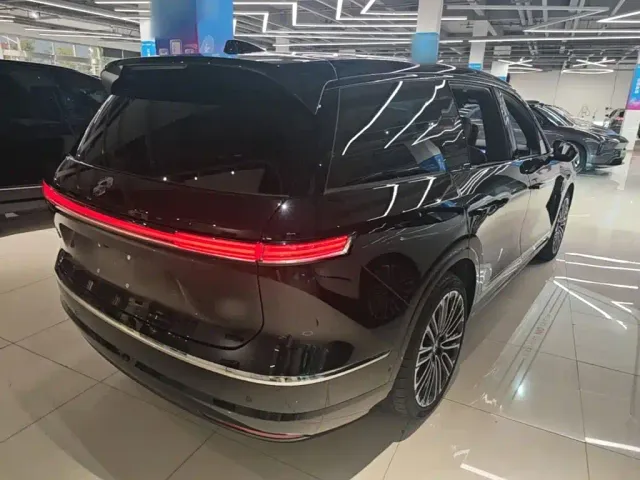 Nio ES8 — Фото автомобиля 6