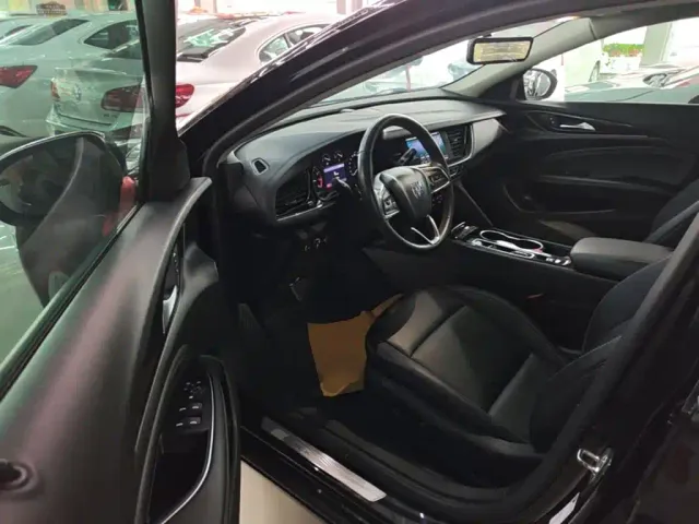 Buick Regal — Фото автомобиля 15