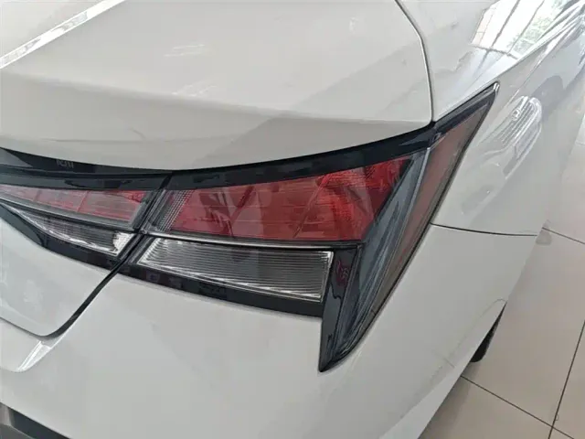Hyundai Elantra — Фото автомобиля 7