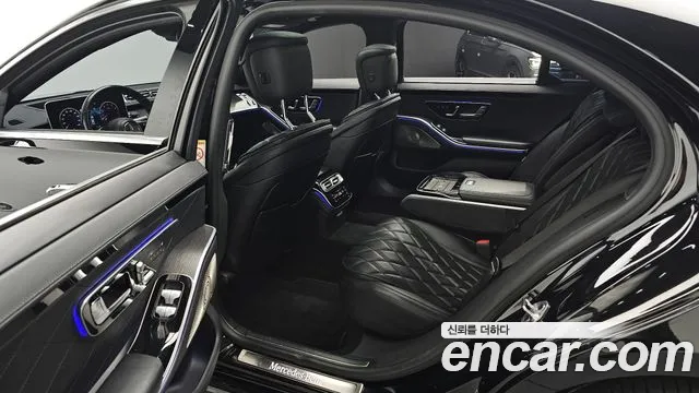 Mercedes-Benz S-Class — Фото автомобиля 12