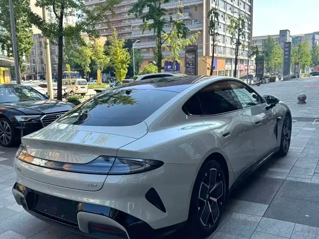 Xiaomi SU7 — Фото автомобиля 7