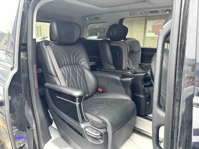 GAC Trumpchi M8 — Фото автомобиля 7