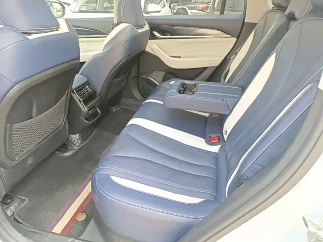 Geely Xingyue L — Фото автомобиля 16