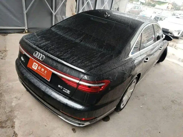 Audi A8 — Фото автомобиля 3