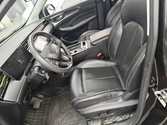 Roewe RX5 — Фото автомобиля 11