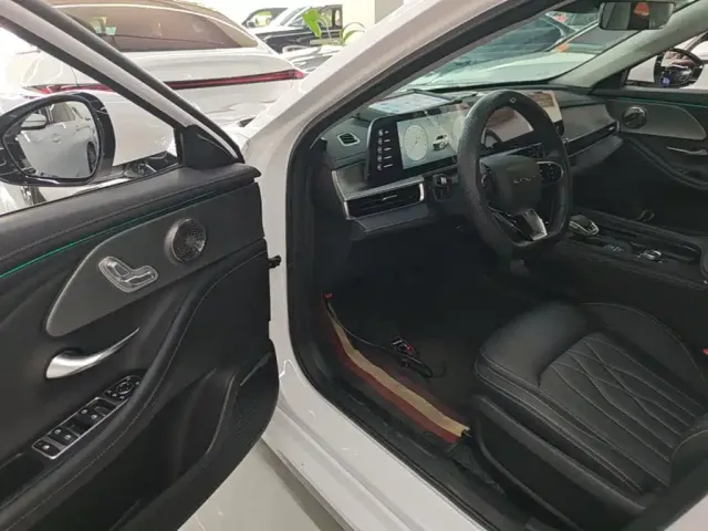 Chery Arrizo 8 — Фото автомобиля 15
