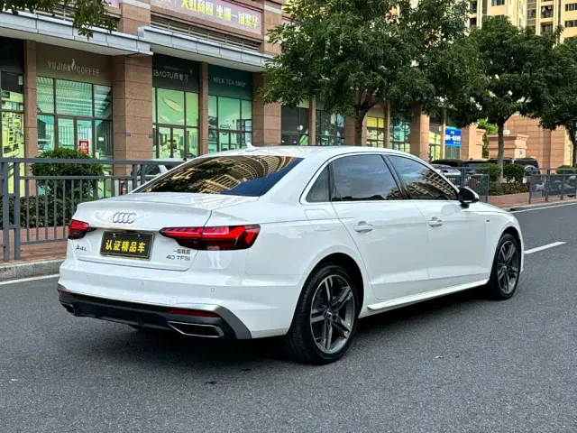 Audi A4L — Фото автомобиля 12
