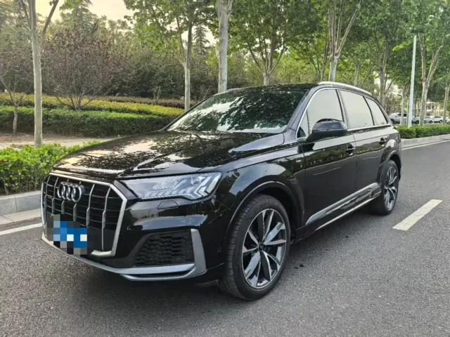 Фотография автомобиля — Audi Q7