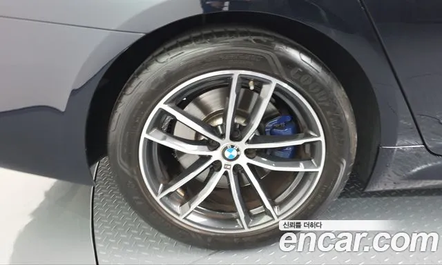 BMW 5 Series G30 — Фото автомобиля 6