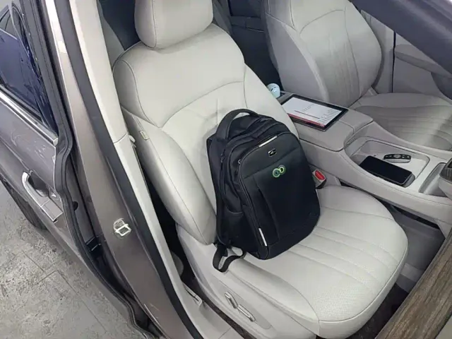 Roewe iMAX8 — Фото автомобиля 24