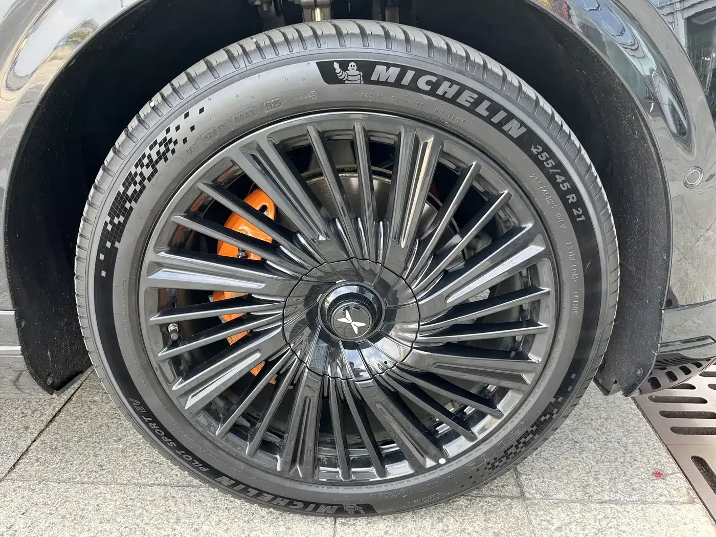 XPeng XPeng G9 2025 725 Ultra Long Range Max — Фото автомобиля 12