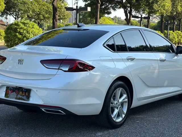 Buick Regal — Фото автомобиля 6