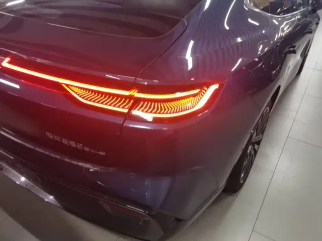 Geely Galaxy Xingyao 8 — Фото автомобиля 7