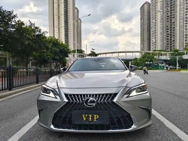 Lexus ES — Фото автомобиля 5