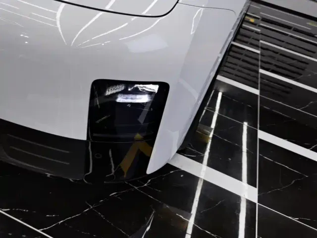 Li Auto MEGA — Фото автомобиля 23