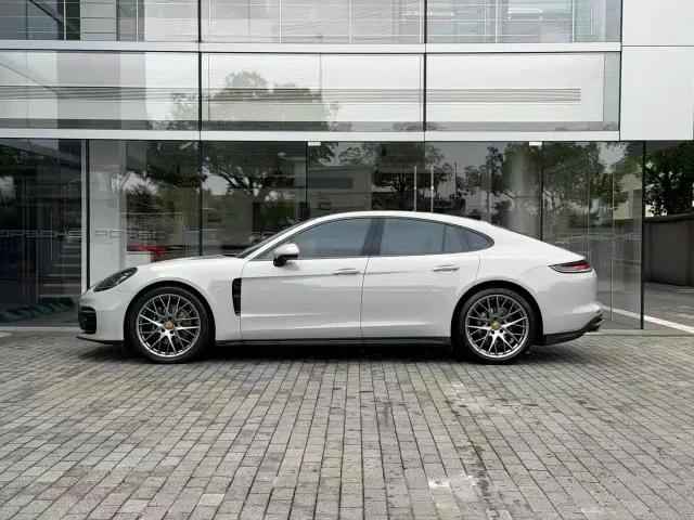 Porsche Panamera — Фото автомобиля 2