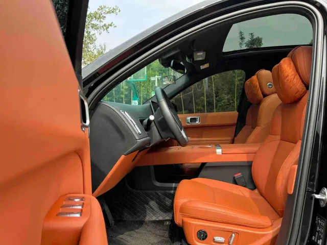 Li Auto L6 — Фото автомобиля 6